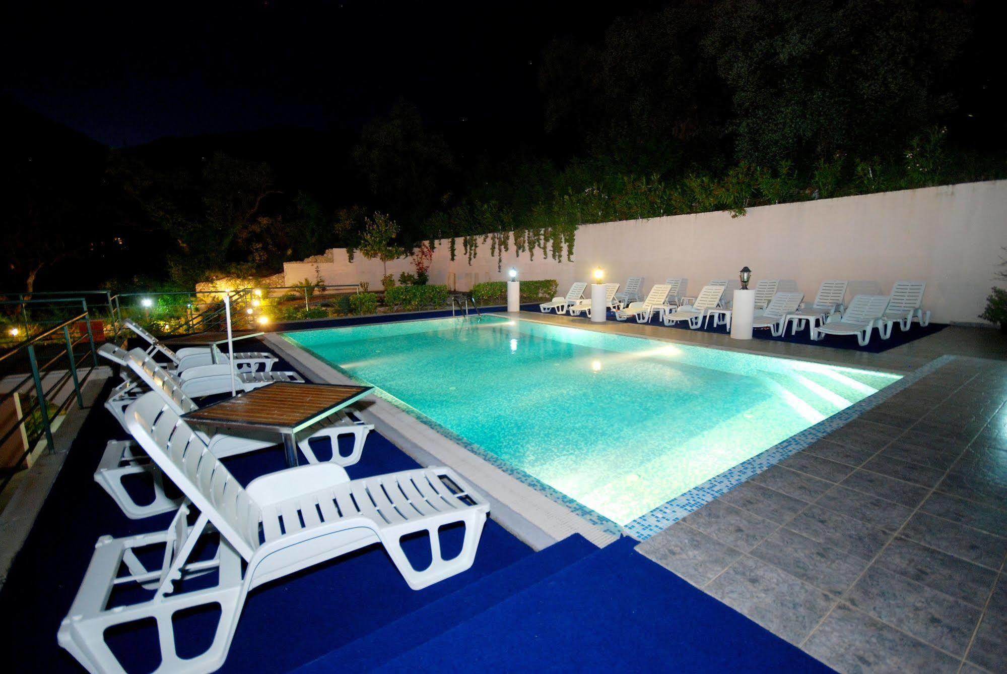 Hotel Magnolija Bečići Ngoại thất bức ảnh